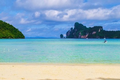 Koh-Phi-Phi-Don Loh Dalum Beach in the Andaman sea, Thailand, travel