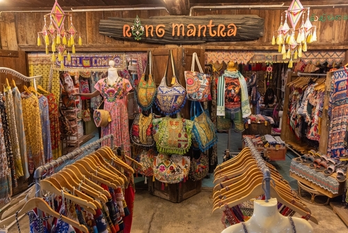 Pai-Walking-Street-Night-Market-west of Chiang Rai, Thailand, Travel with Joy