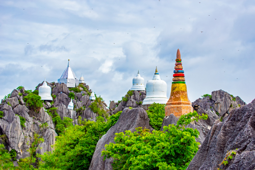Wat Chaloem Phra Kiat Phrachomklao Rachanusorn,Wat Praputthabaht Sudthawat pu pha daeng a public temple on the hill off Lampang Unseen Thailand