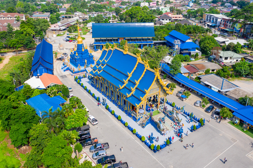 Wat-Rong-Sue-Ten, the Blue Temple in Chiang Rai, Thailand, travel with Joy