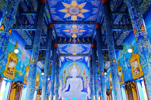 Wat-Rong-Sue-Ten, the Blue Temple in Chiang Rai, Thailand, travel with Joy