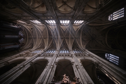 Interior view and ceiling of the Church of St. Eustache (L’église Saint-Eustache), located in the 1st arrondissement, Paris, France. Built between 1532 and 1632
