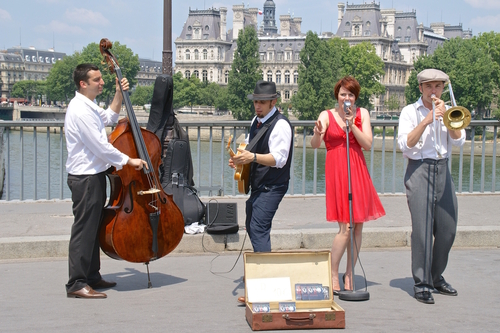 Jazz buskers on the Pont St Louis, Paris, France