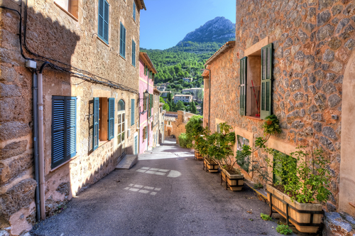 Cobbled stone houses at the mountain village of Deia on Mallorca island, Balearic Islands, Spain