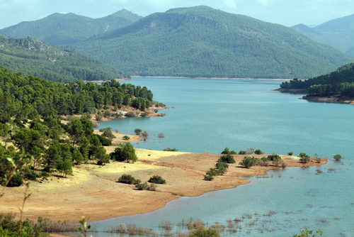 View of the Tranco Reservoir (one of the largest reservoirs in Spain), Tranco de Beas, in the Sierra De Cazorla Natural Park, Segura and Las Villas, Jaen, Andalusia, Spain