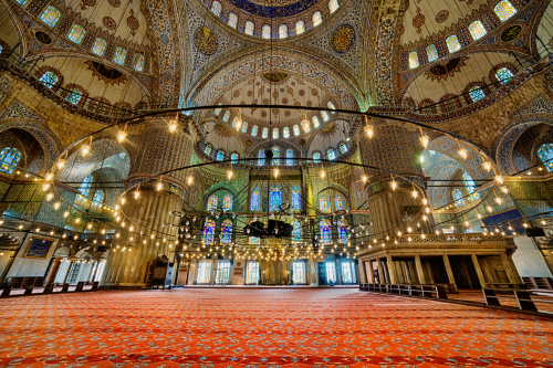 Interior view of the Blue Mosque Sultan Ahmet Camii, Sultanahmet Park, Istanbul, Turkey