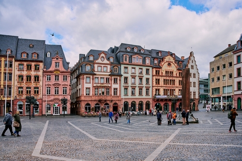 People walking in the market square, in the old town of Mainz in the Winter season, Rhine Valley, Rhineland-Palatinate, Germany